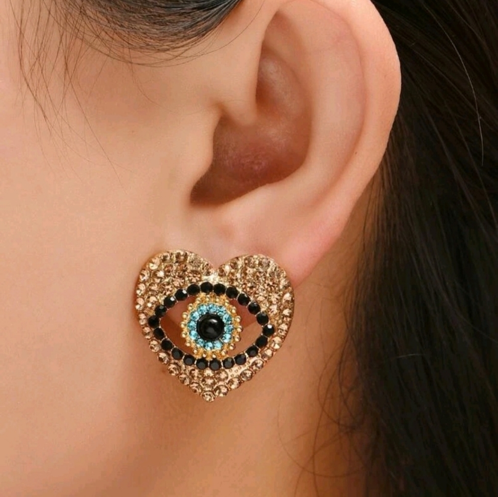 Evil eye earing